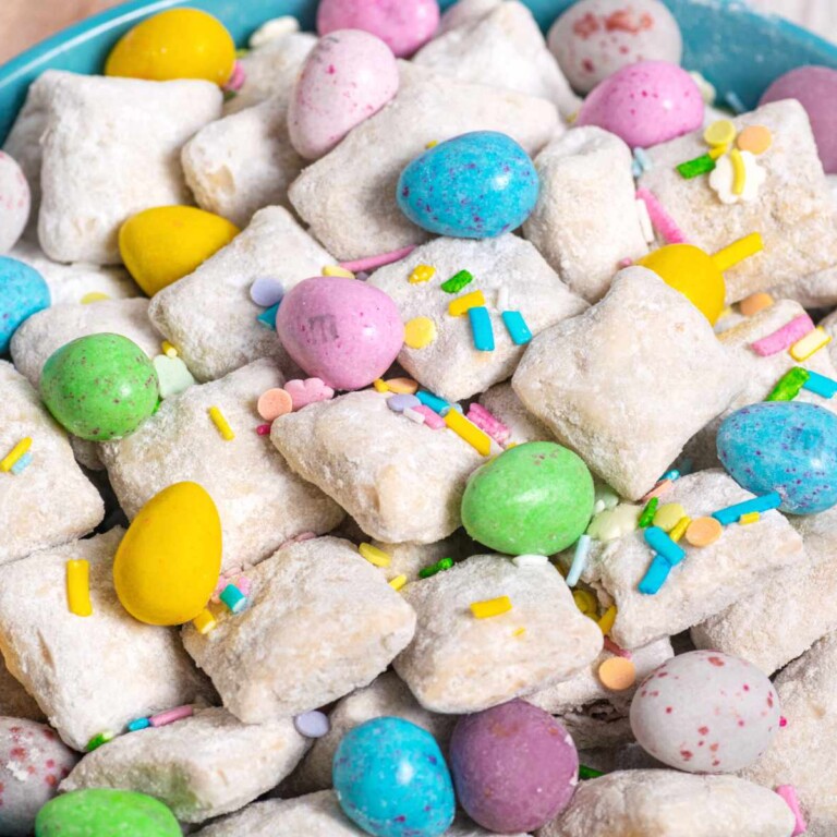 Easter Puppy Chow Recipe (Bunny Bait) - SugarYums